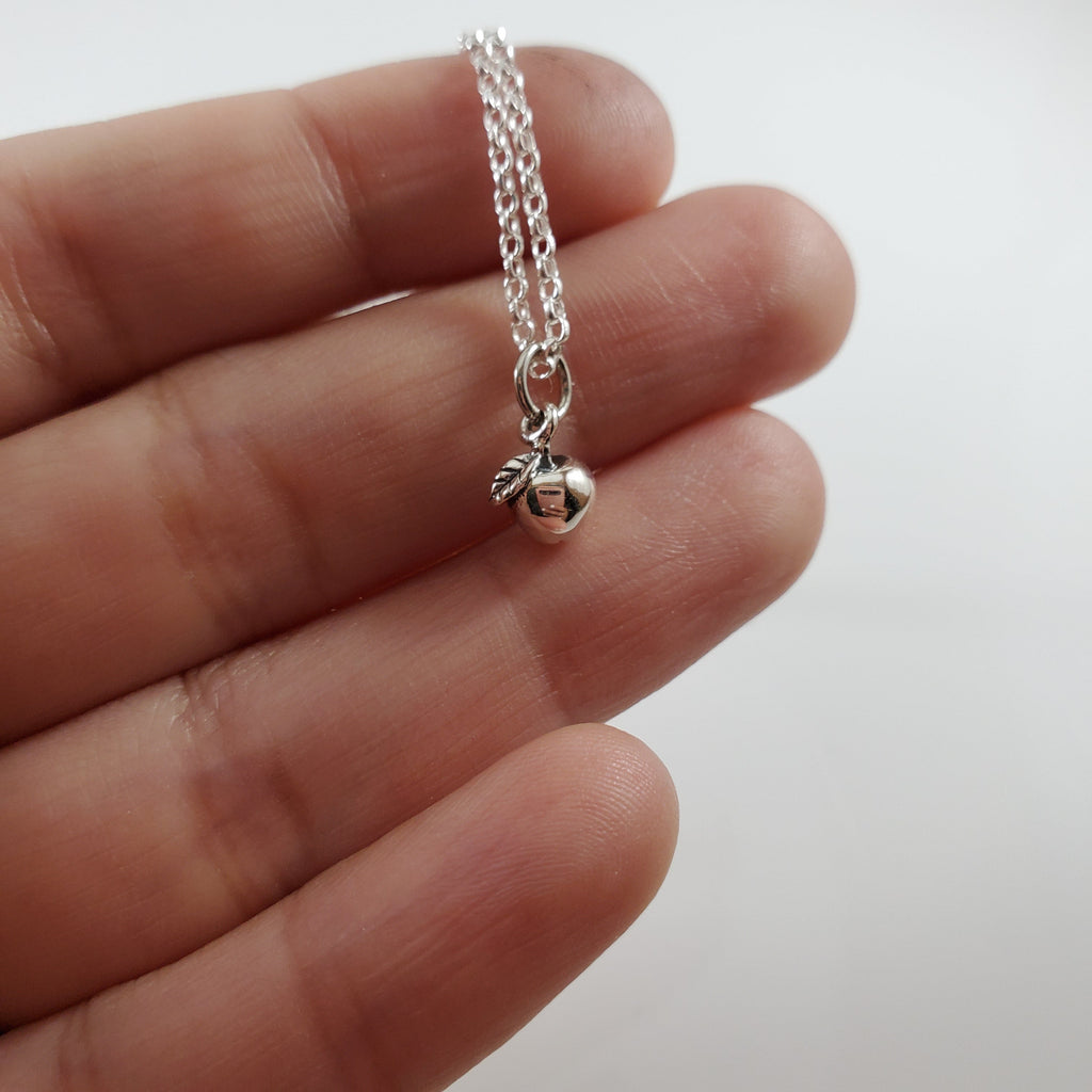 Pendentif minuscule Pomme - Collier en argent sterling