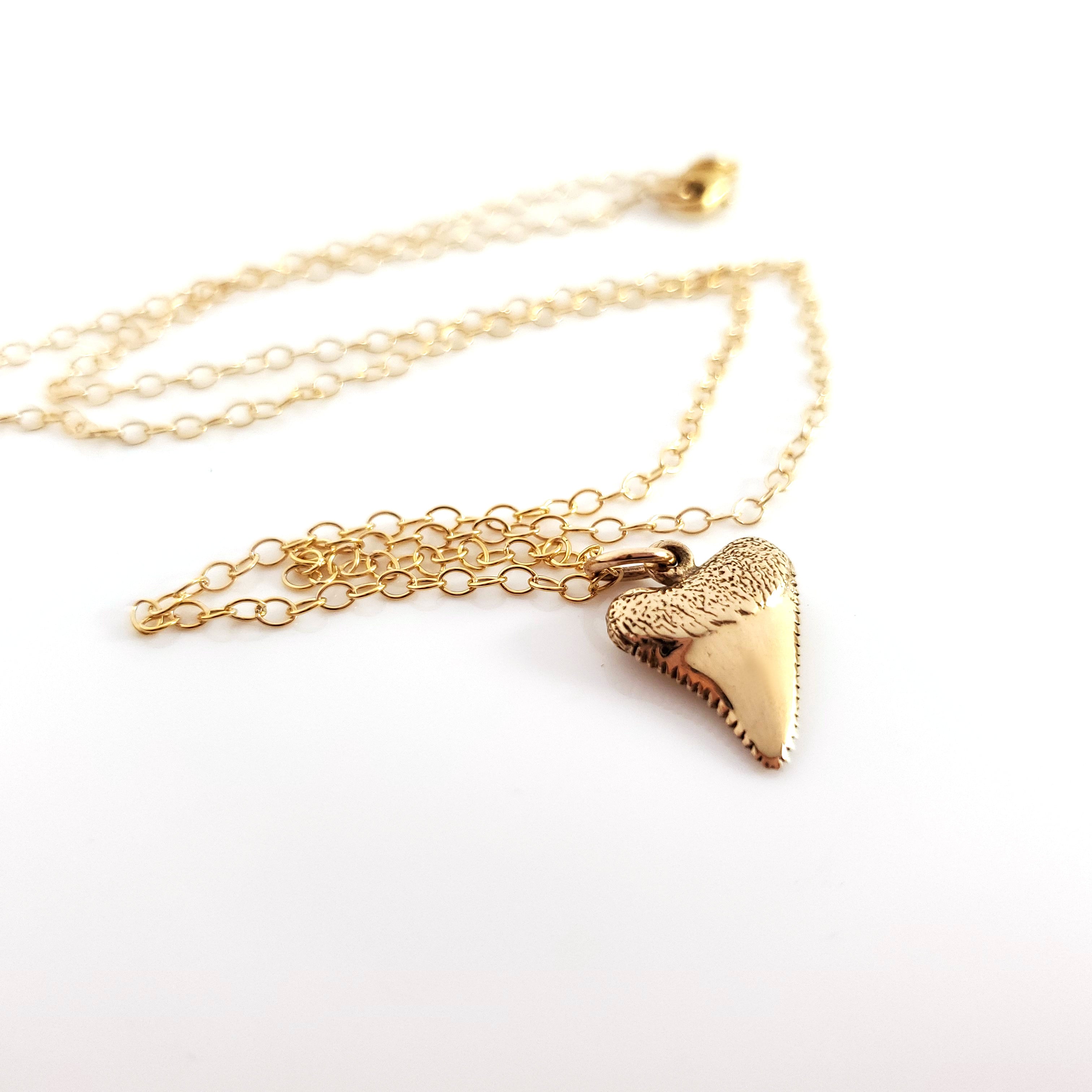 Collier dent de requin, chaîne en or rempli de 18 po – Vu dans The Ultimatum sur Netflix