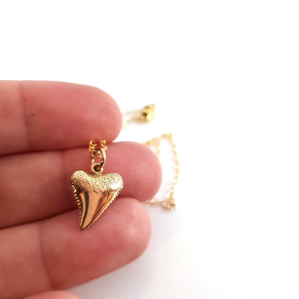 Collier dent de requin, chaîne en or rempli de 18 po – Vu dans The Ultimatum sur Netflix