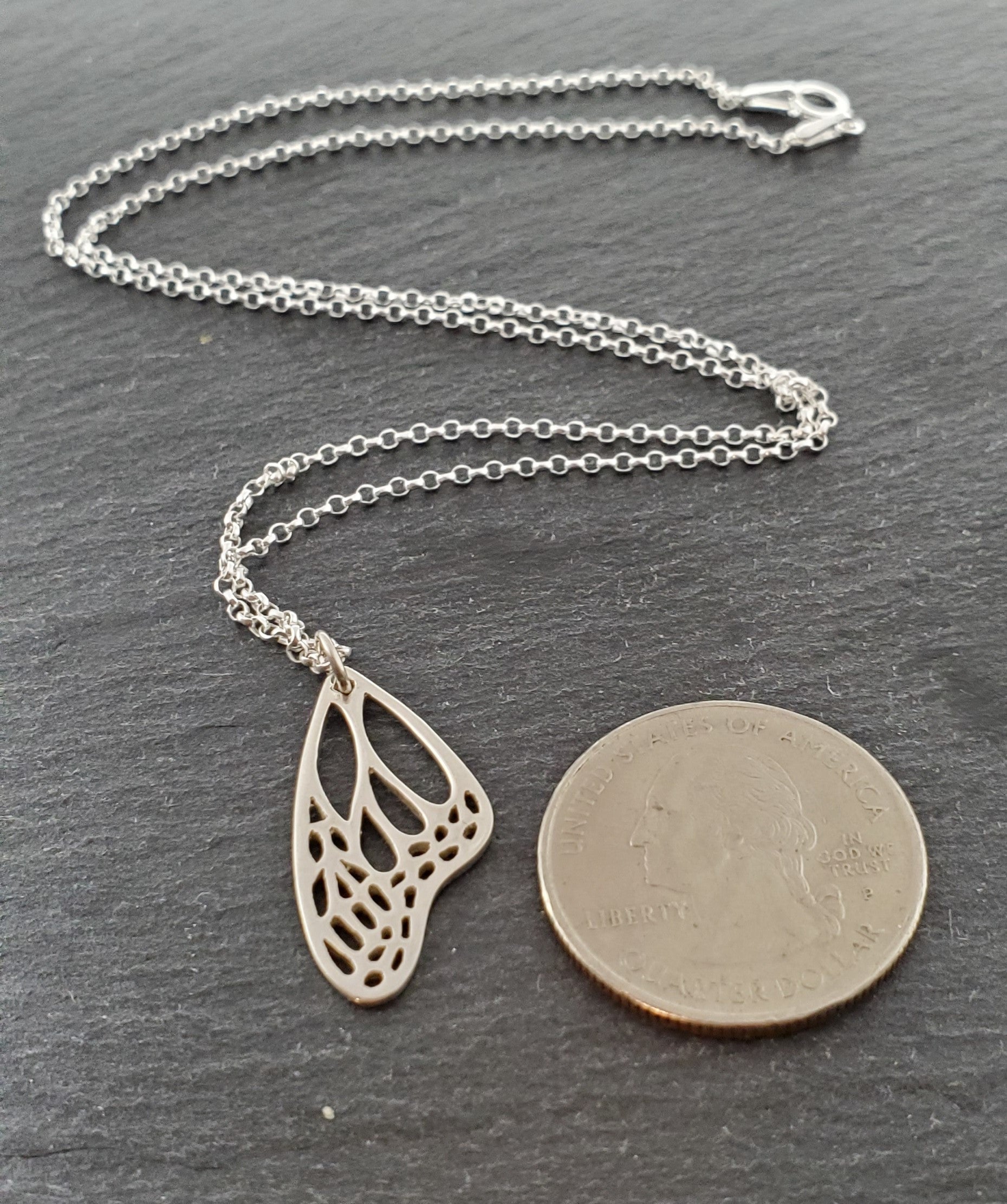 Collier Aile de Papillon en Argent Sterling – Symbole de Transformation et d'Espoir