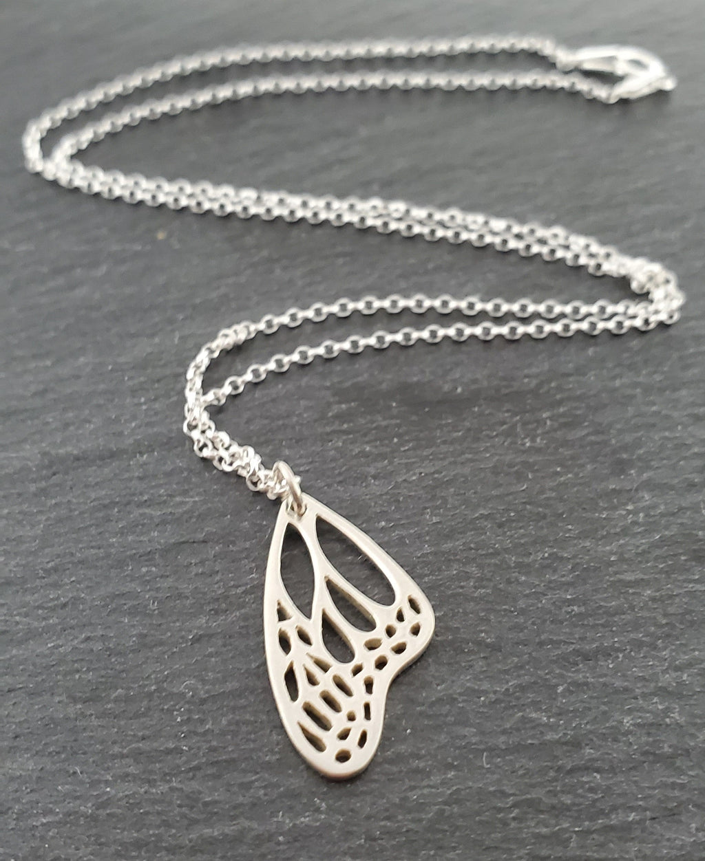 Collier Aile de Papillon en Argent Sterling – Symbole de Transformation et d'Espoir