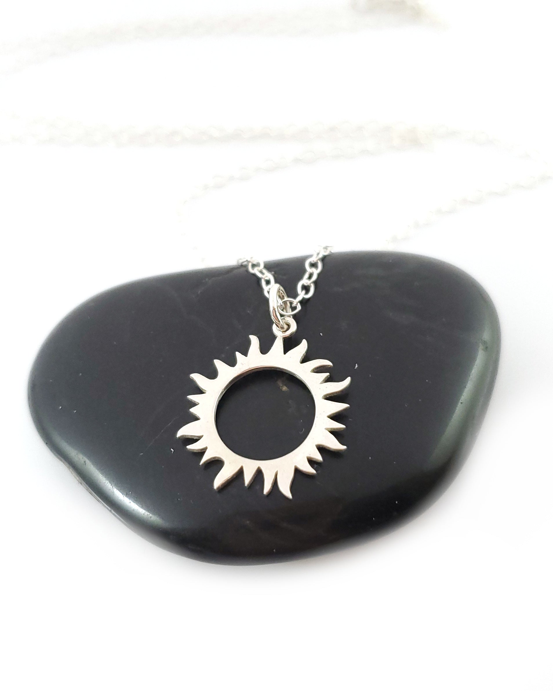 Collier Pendentif Éclipse Solaire - Bijoux en Argent Sterling
