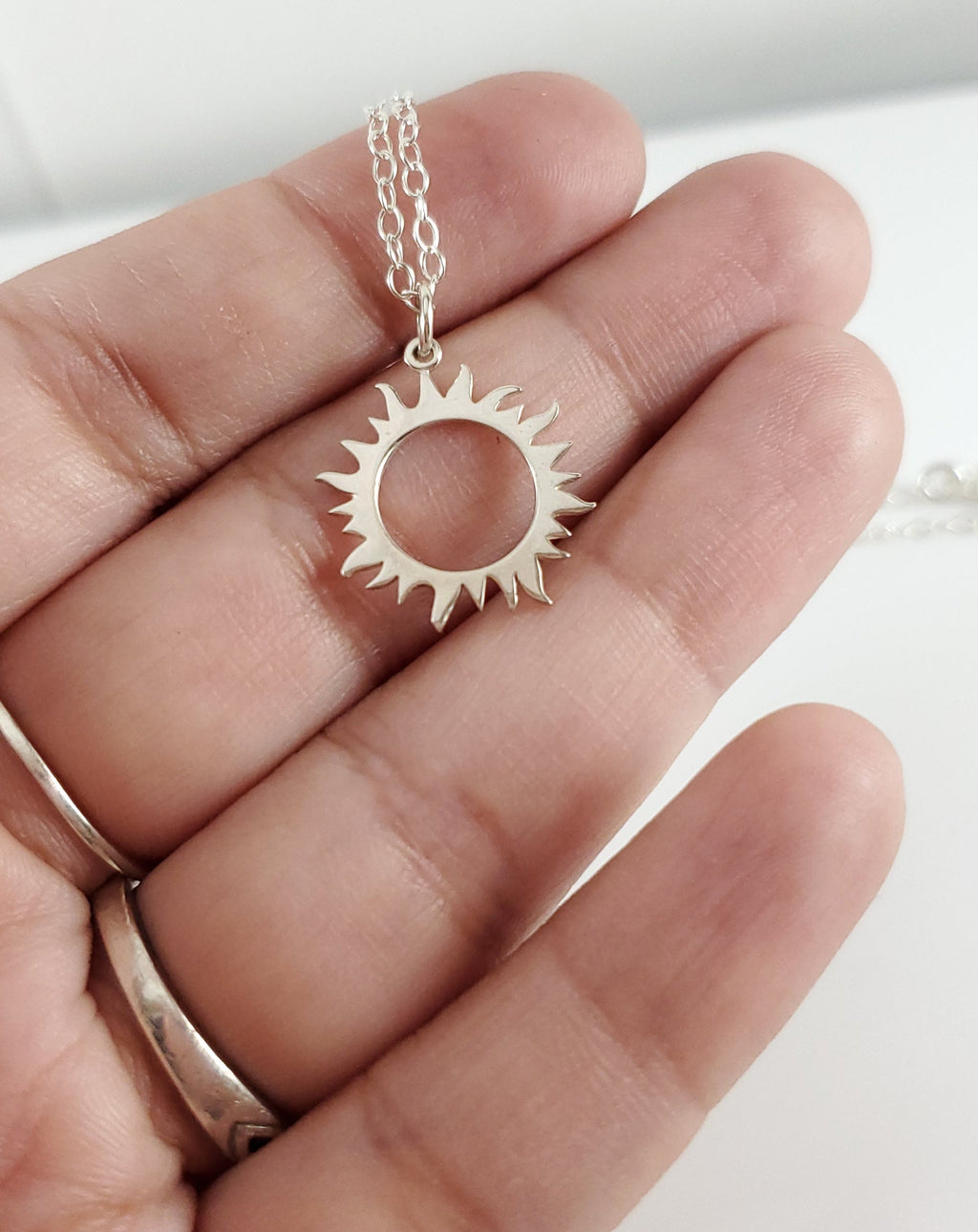 Collier Pendentif Éclipse Solaire - Bijoux en Argent Sterling