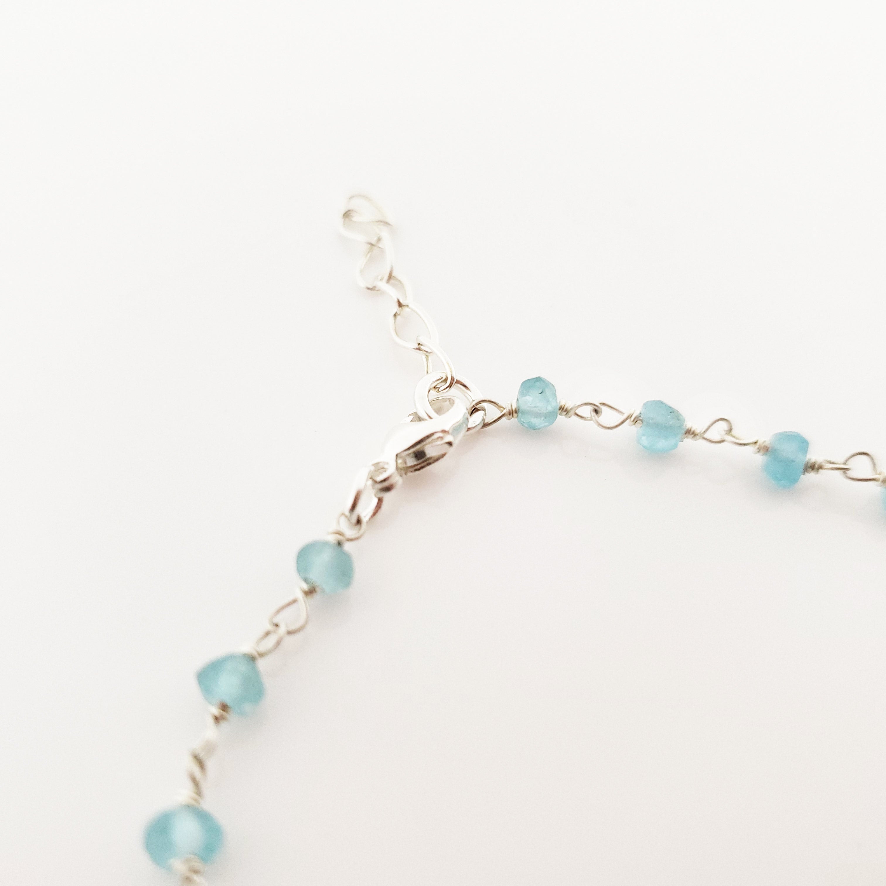 Bracelet à superposer en aigue-marine