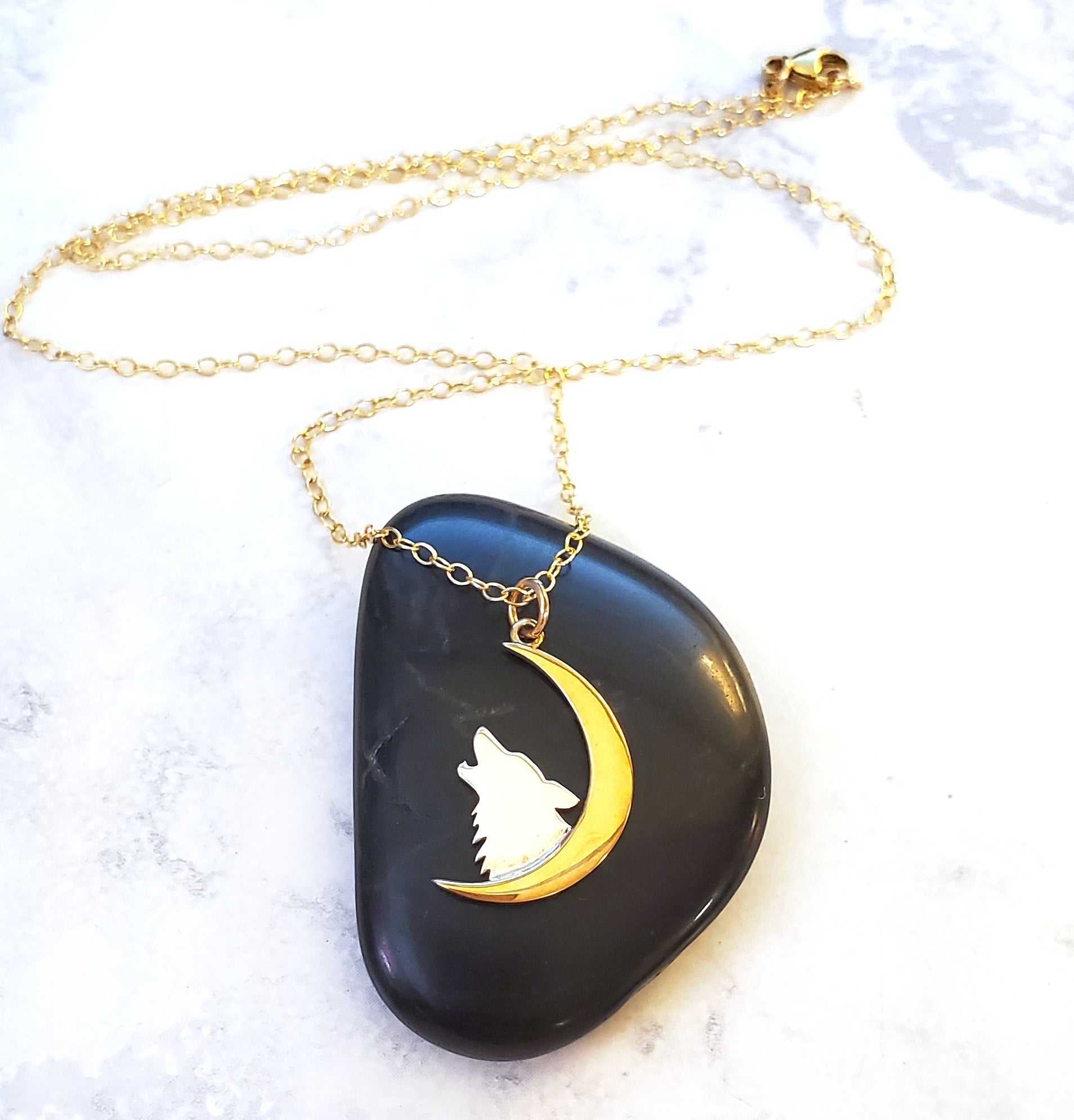 Collier Loup Hurlant et Lune