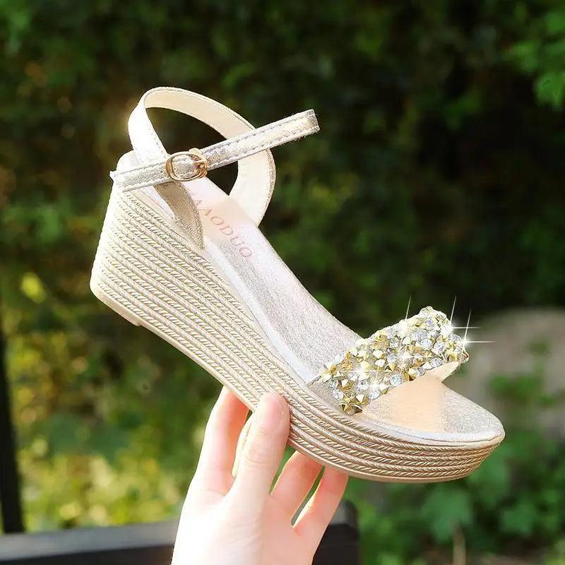 2021 Nouvelles Sandales d'Été pour Femmes Détail Clouté Design Brillant de Luxe Chaussures Décontractées pour Femmes