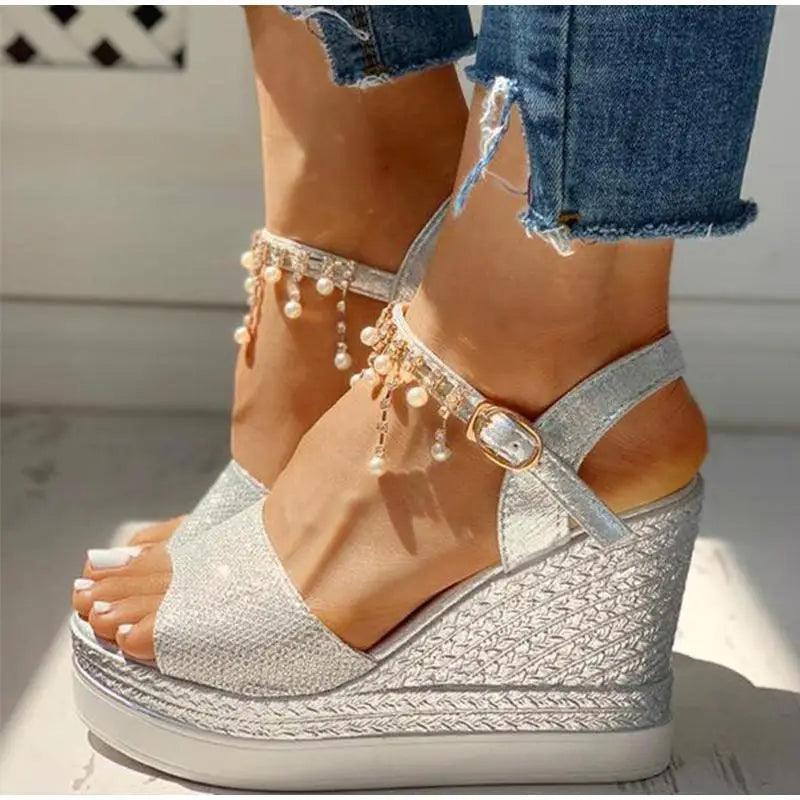 2021 Nouvelles Sandales d'Été pour Femmes Détail Clouté Design Brillant de Luxe Chaussures Décontractées pour Femmes
