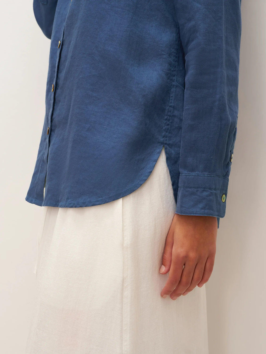 Chemise 100 % lin boutonnée sur le devant avec ourlet allongé JOVAN