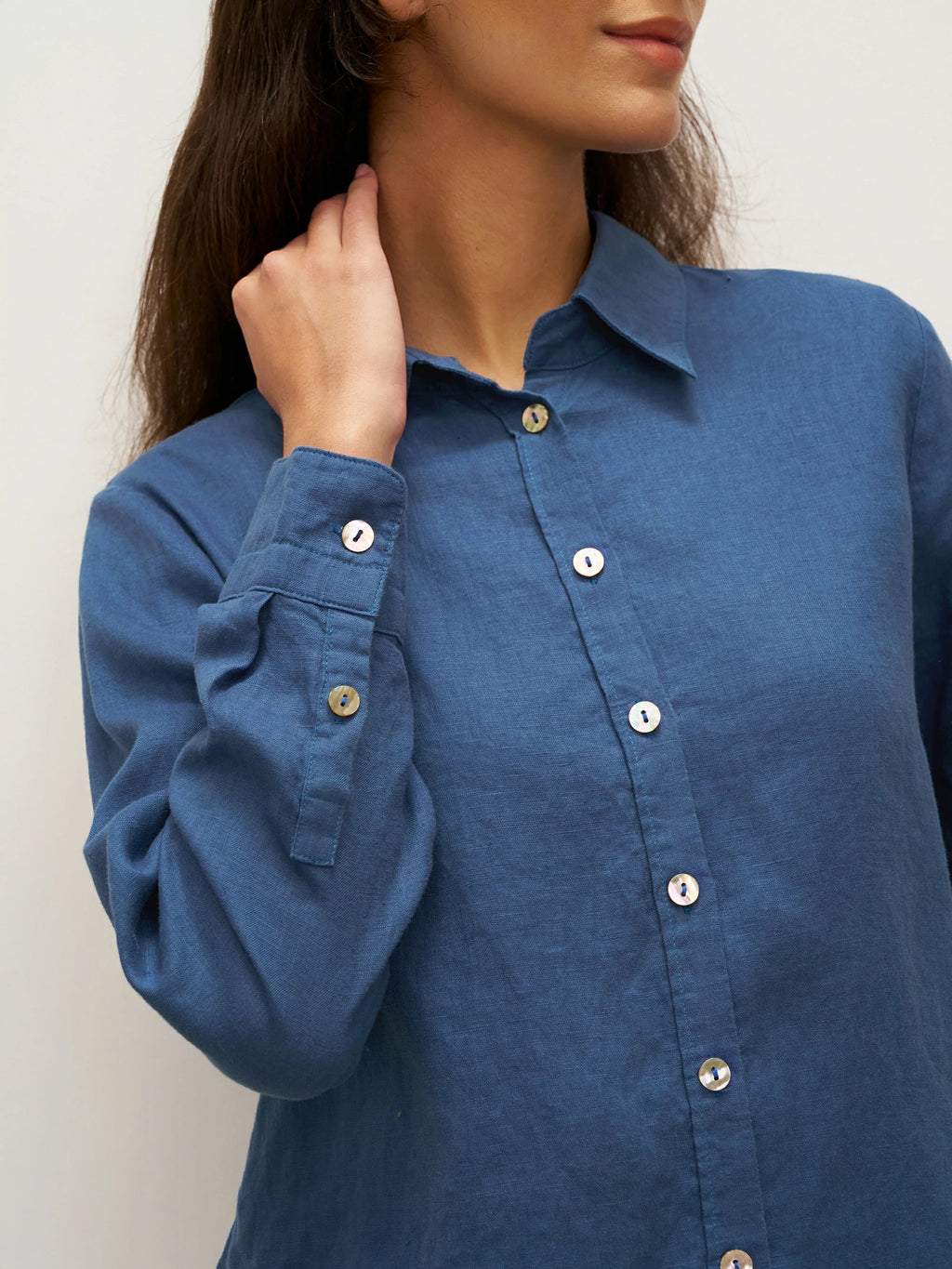 Chemise 100 % lin boutonnée sur le devant avec ourlet allongé JOVAN