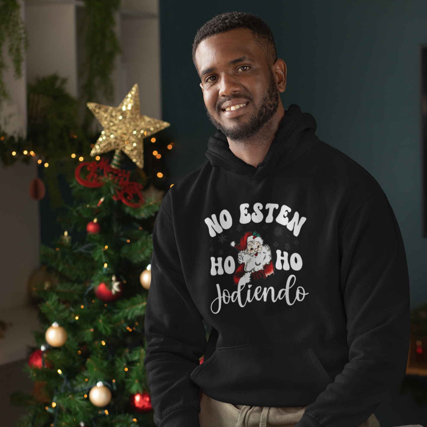 Sweat à capuche de Noël confortable « No Esten Ho Ho Jodiendo Santa Claus » | Latino | 3 COULEURS