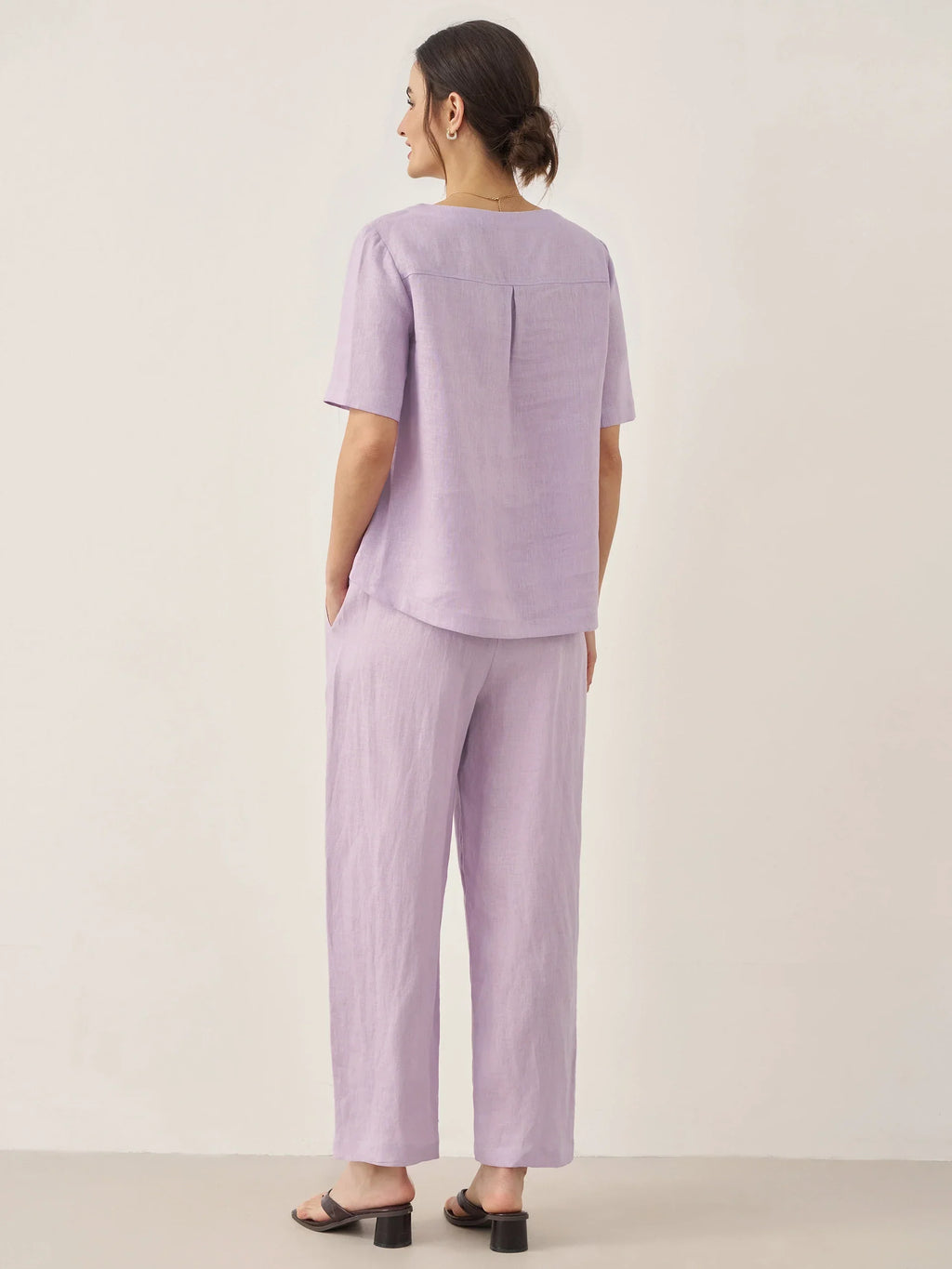 Ensemble haut à manches courtes col rond et pantalon 100% lin avec détails boutonnés SASHA