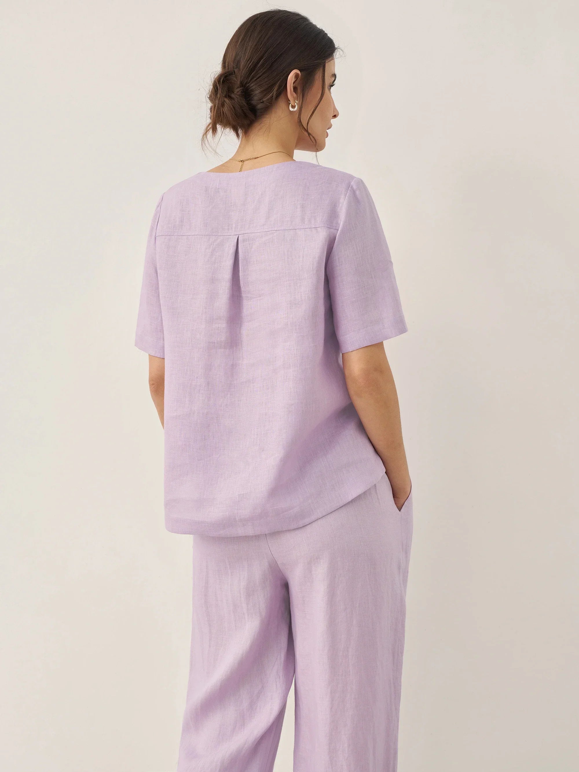 Ensemble haut à manches courtes col rond et pantalon 100% lin avec détails boutonnés SASHA
