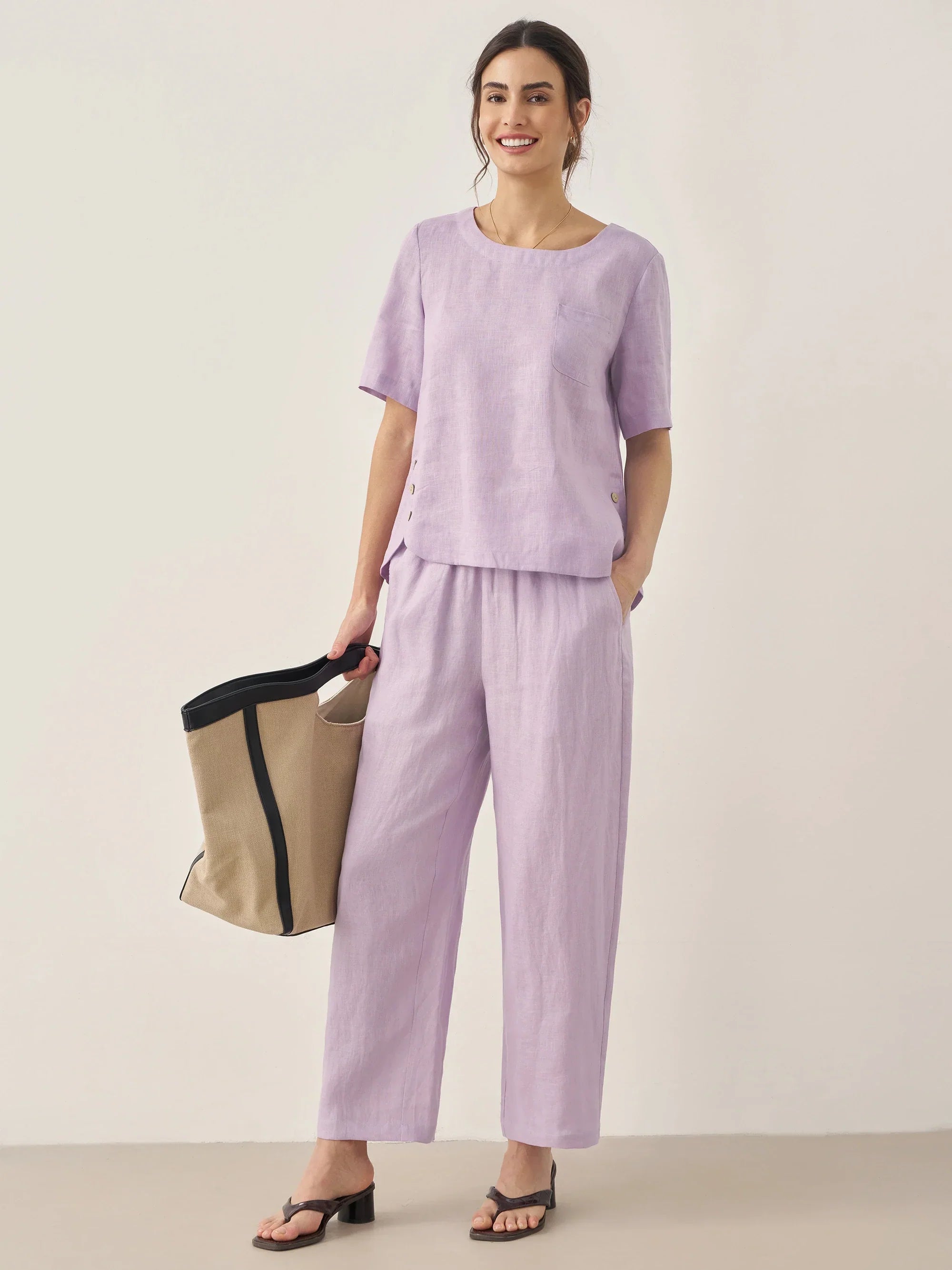 Ensemble haut à manches courtes col rond et pantalon 100% lin avec détails boutonnés SASHA