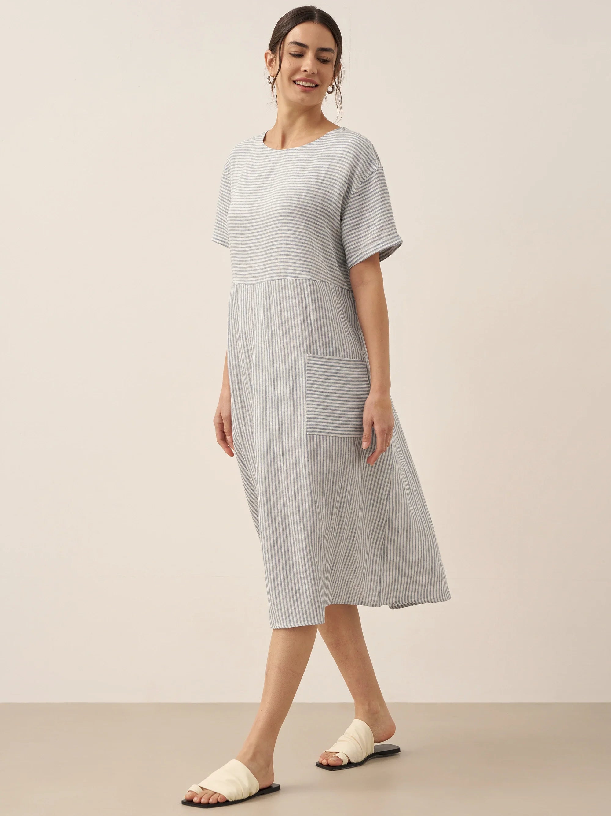 Robe courte à rayures en lin 100% avec panneaux, manches courtes MORGAN