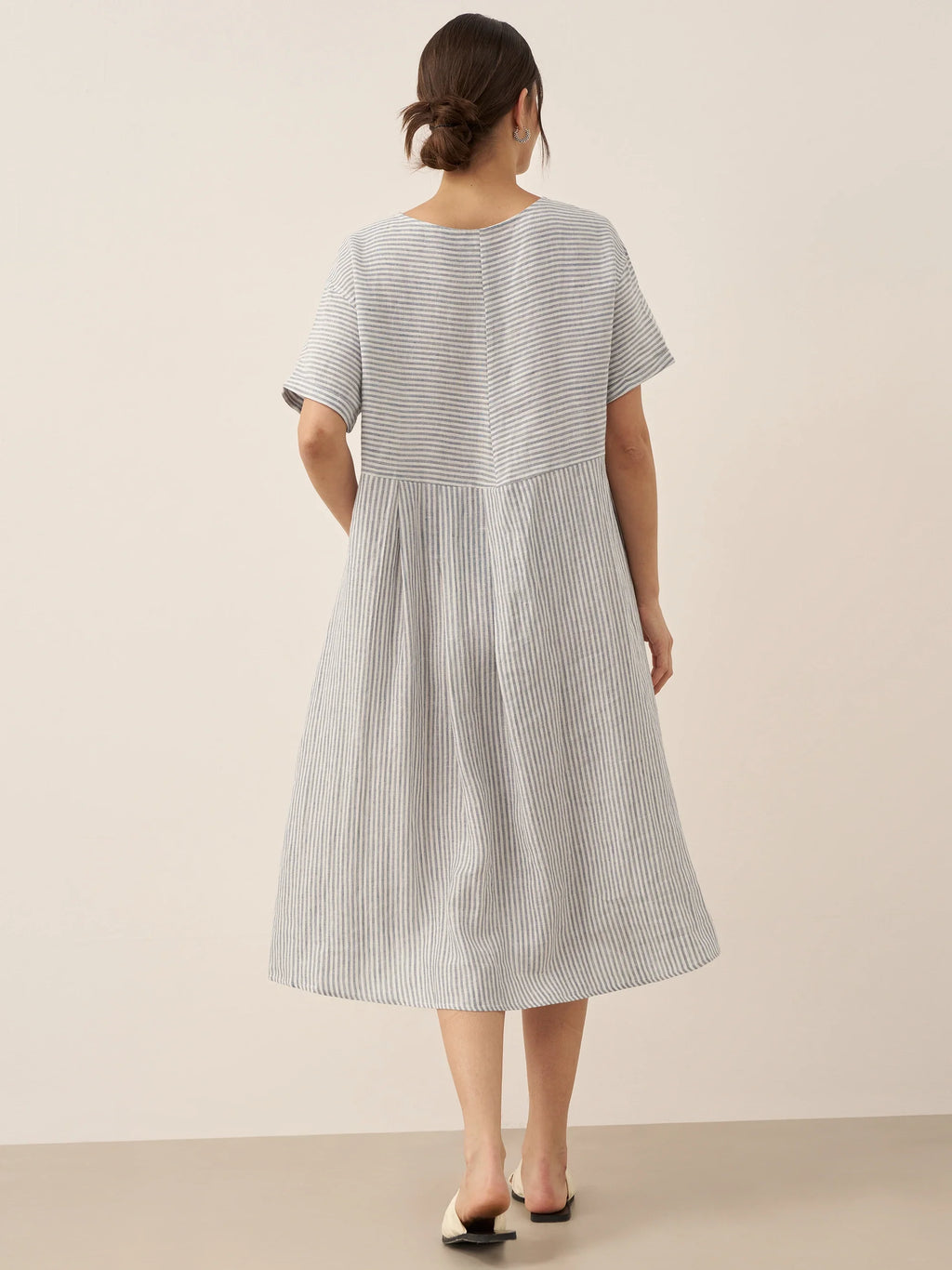 Robe courte à rayures en lin 100% avec panneaux, manches courtes MORGAN