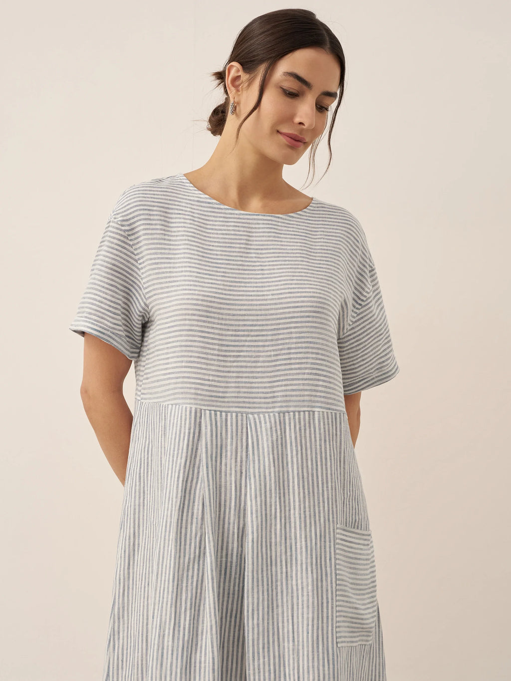 Robe courte à rayures en lin 100% avec panneaux, manches courtes MORGAN
