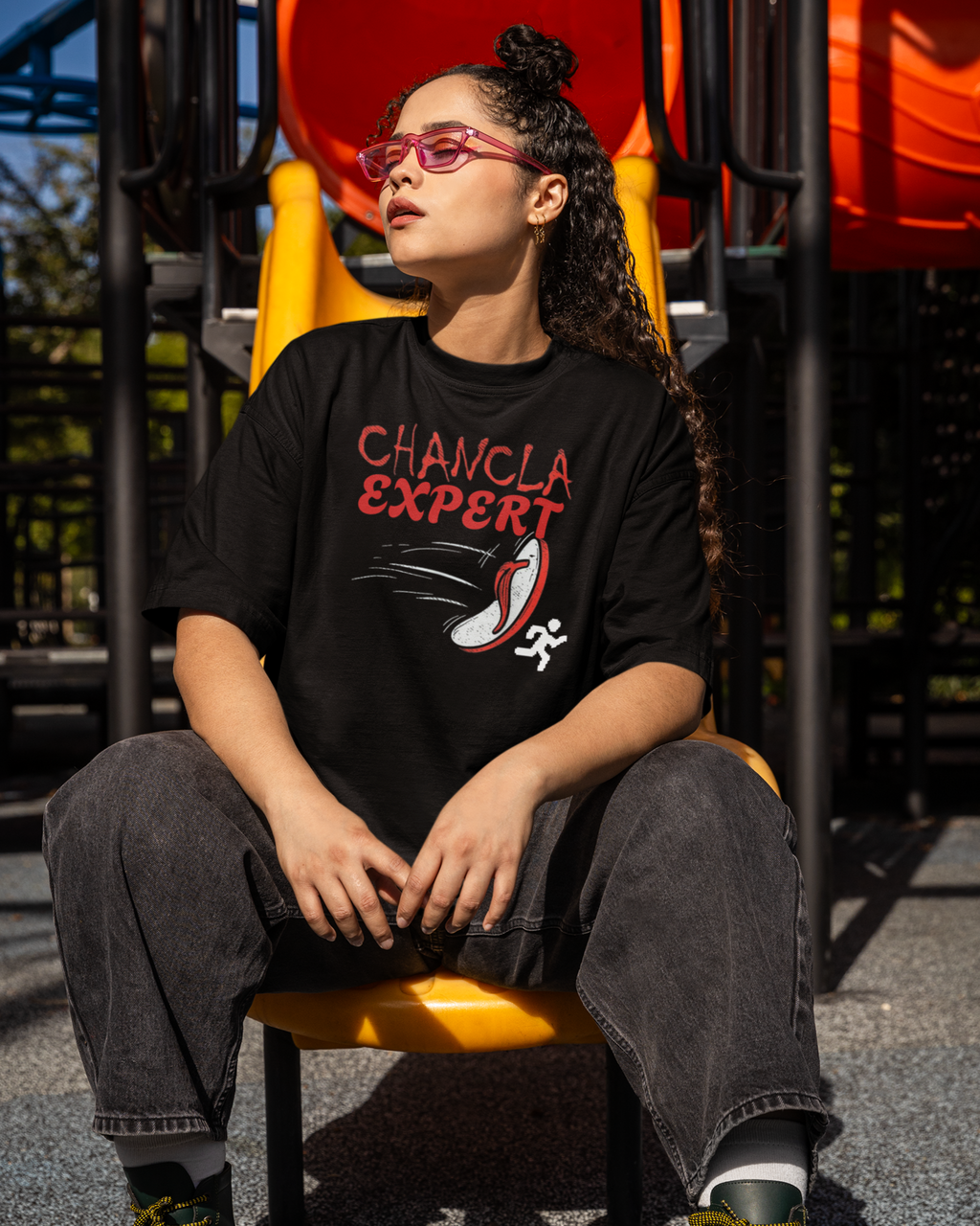 T-shirt Chancla Expert | Humour Fête des Mères Chancleta Design Latino Pride Drôle Virale