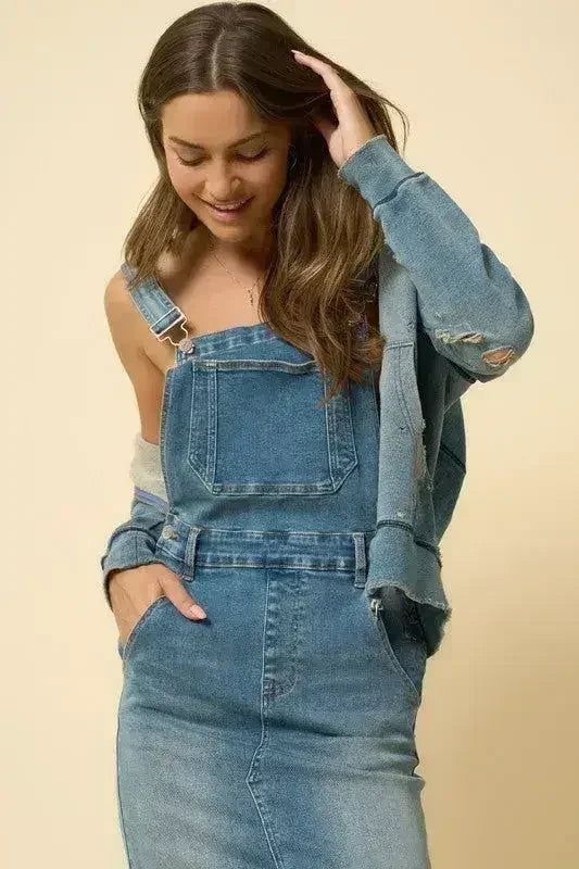 Jupe salopette en jean – Bretelles ajustables et bouton latéral
