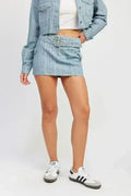 MINI-JUPE EN JEAN CEINTURÉE