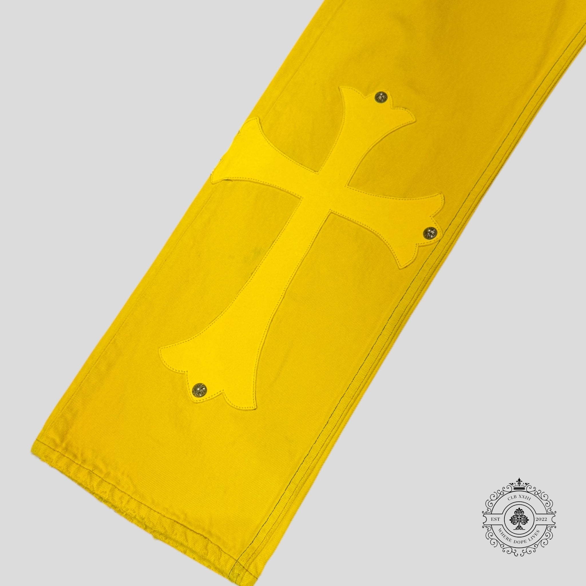 Jean en denim Chrome Hearts à croix brodée jaune