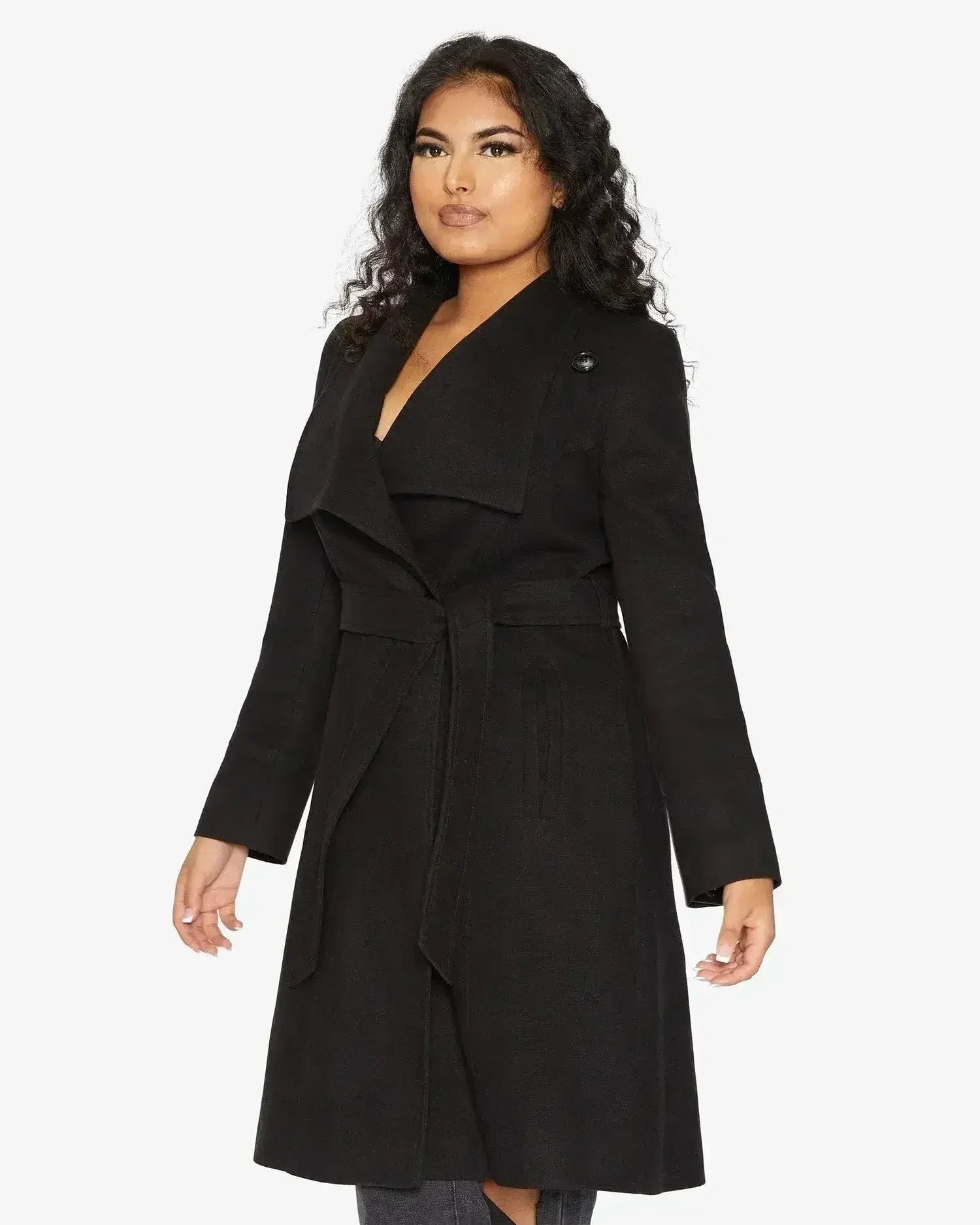 Manteau long à double boutonnage et revers cascade