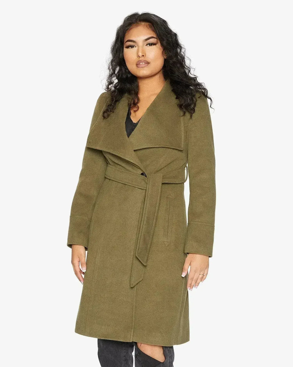 Manteau long à double boutonnage et revers cascade