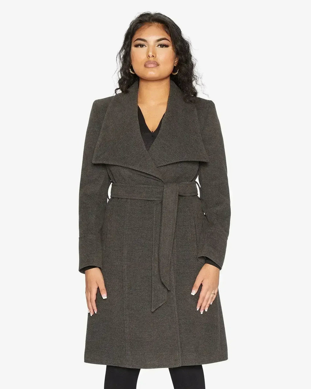 Manteau long à double boutonnage et revers cascade