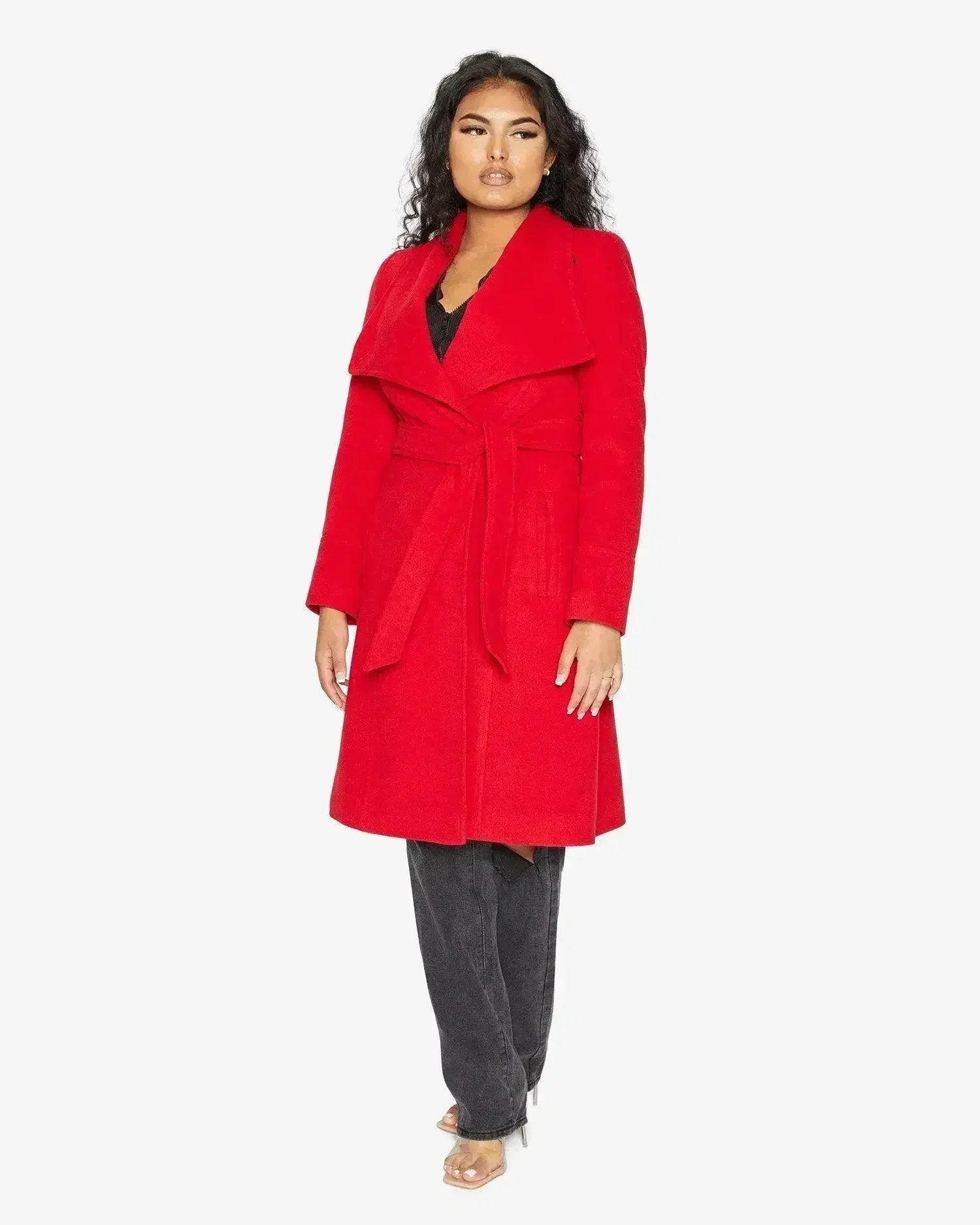 Manteau long à double boutonnage et revers cascade