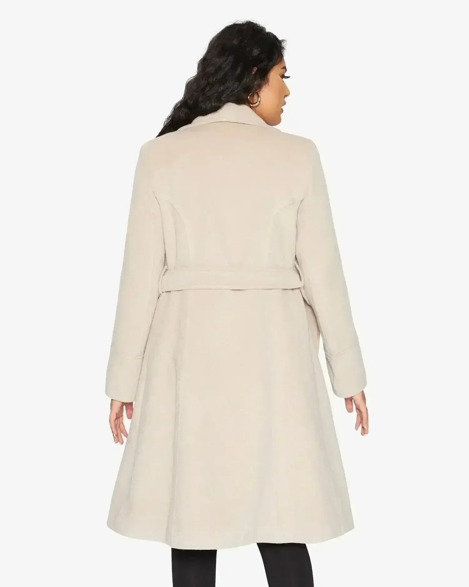 Manteau long à double boutonnage et revers cascade