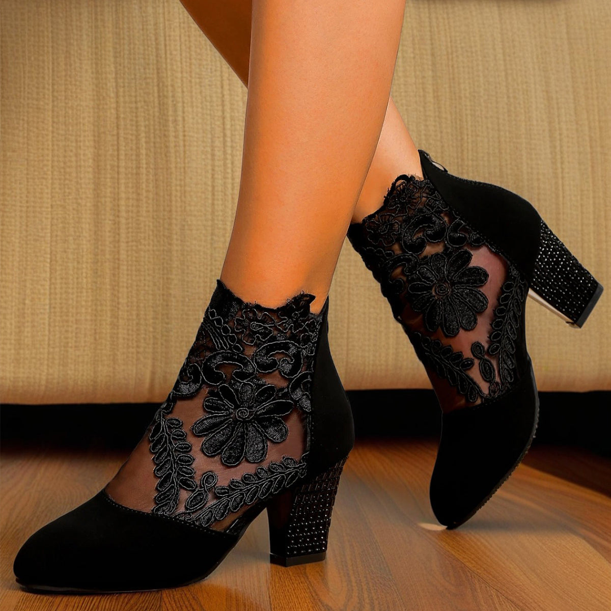 Bottines à talon épais en maille brodée de dentelle | Noir et blanc EU 35–43
