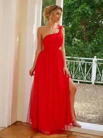 Robe longue asymétrique à découpes et fente