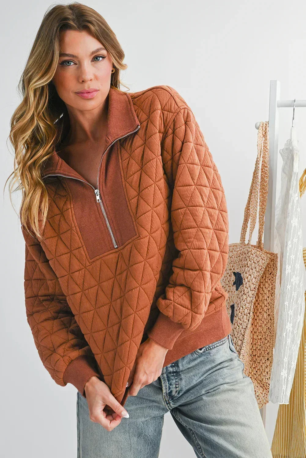 Sweat-shirt Femme à Manches Longues avec Col Zippé et Texture Marron - Femstylo