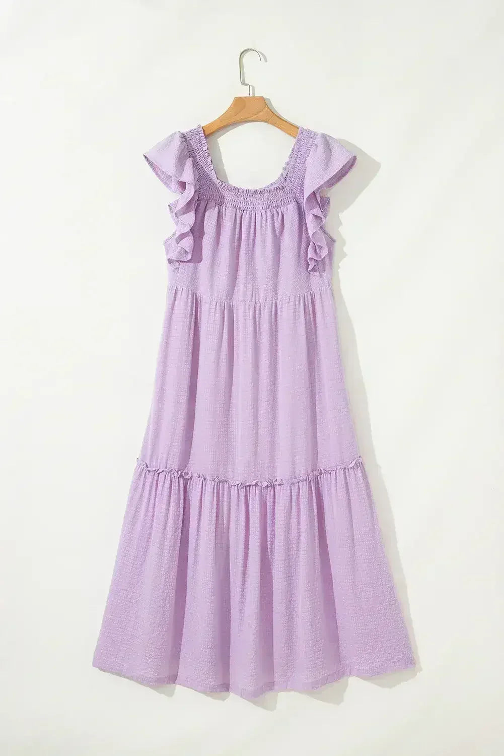 Robe longue texturée étagée à col carré et manches courtes volantées violette
