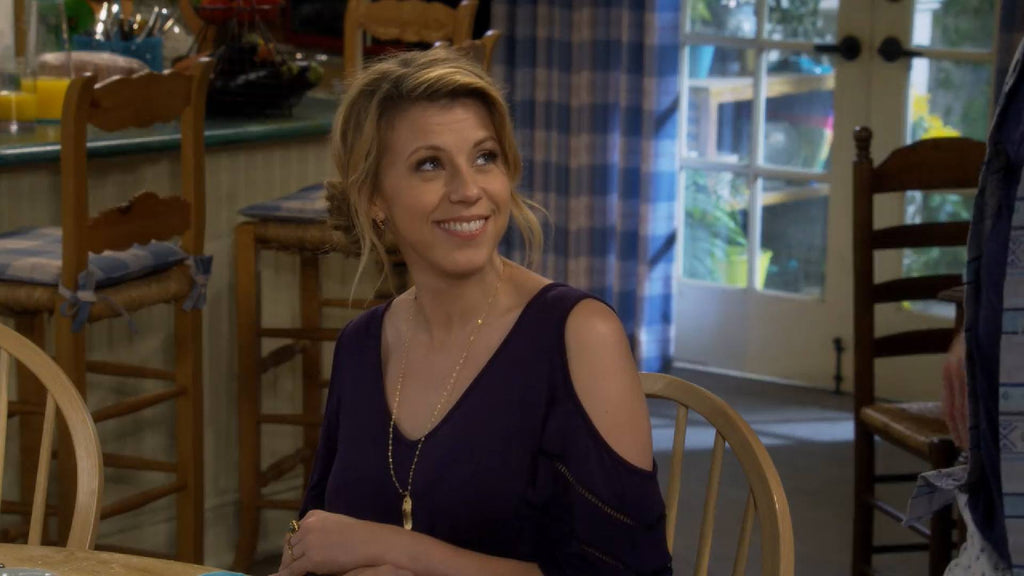 Vu dans Fuller House – Collier Plume Dorée & Pierre de Lune, 61 cm