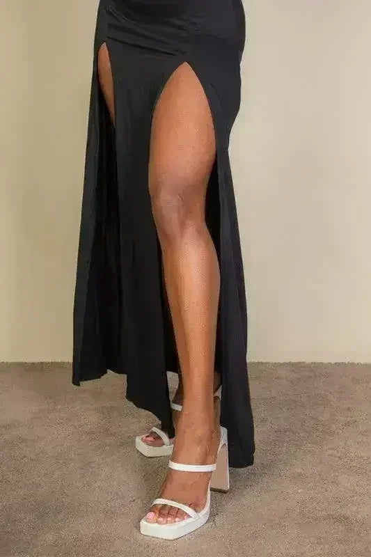 Robe Décolletée à Fente sur la Cuisse