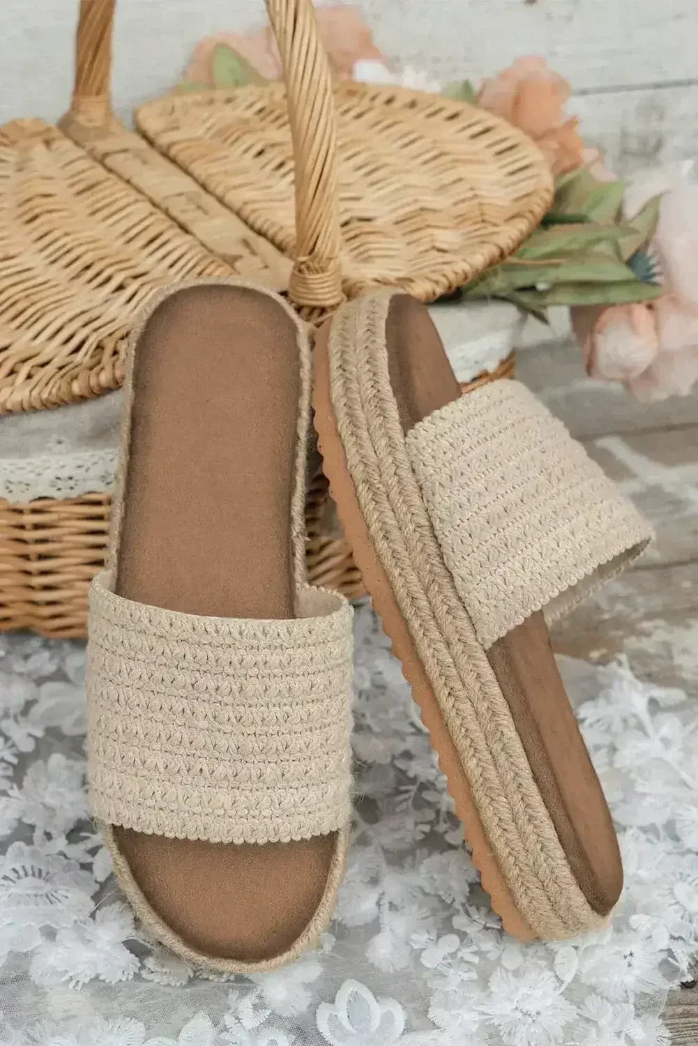 Chaussons bohème blancs à bande unique