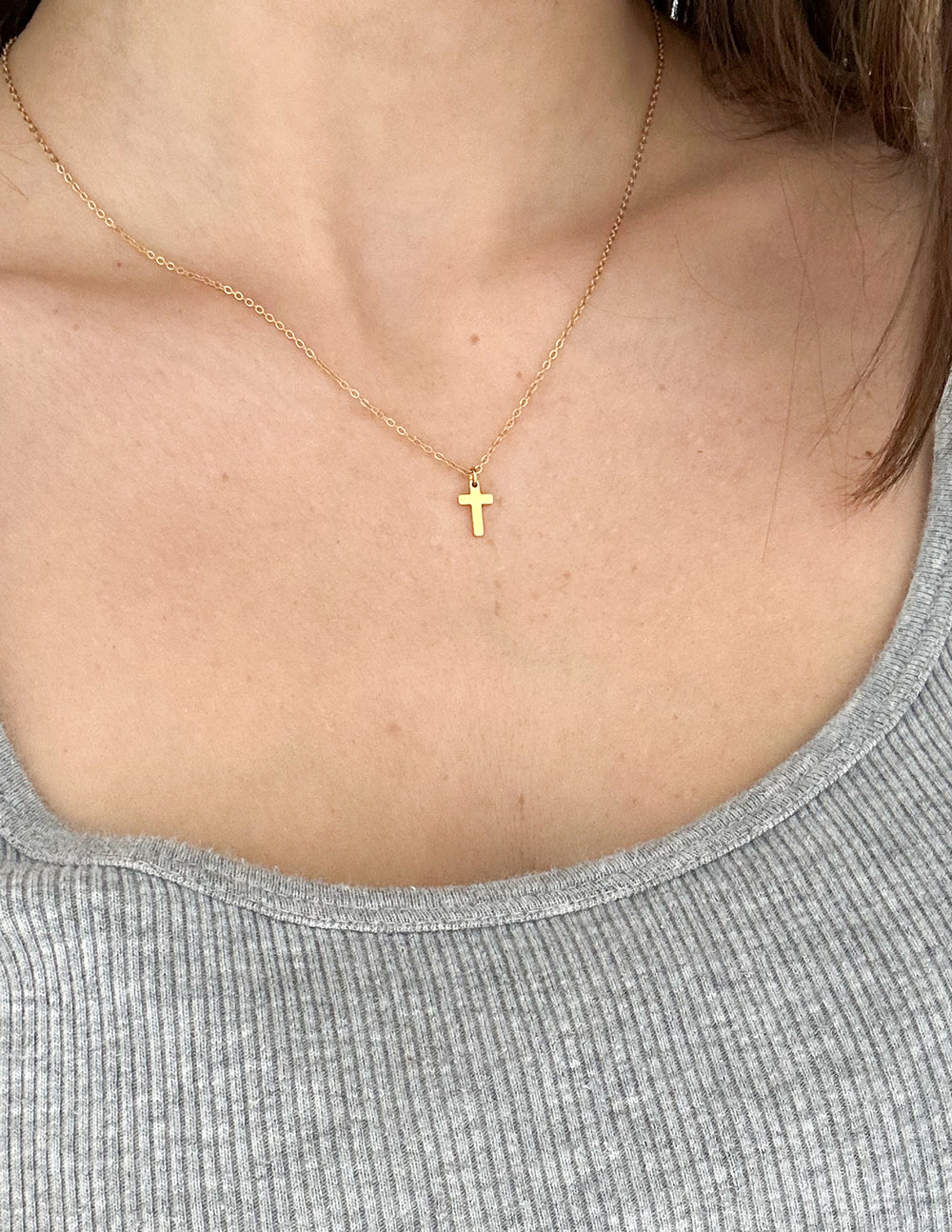 Collier croix en or