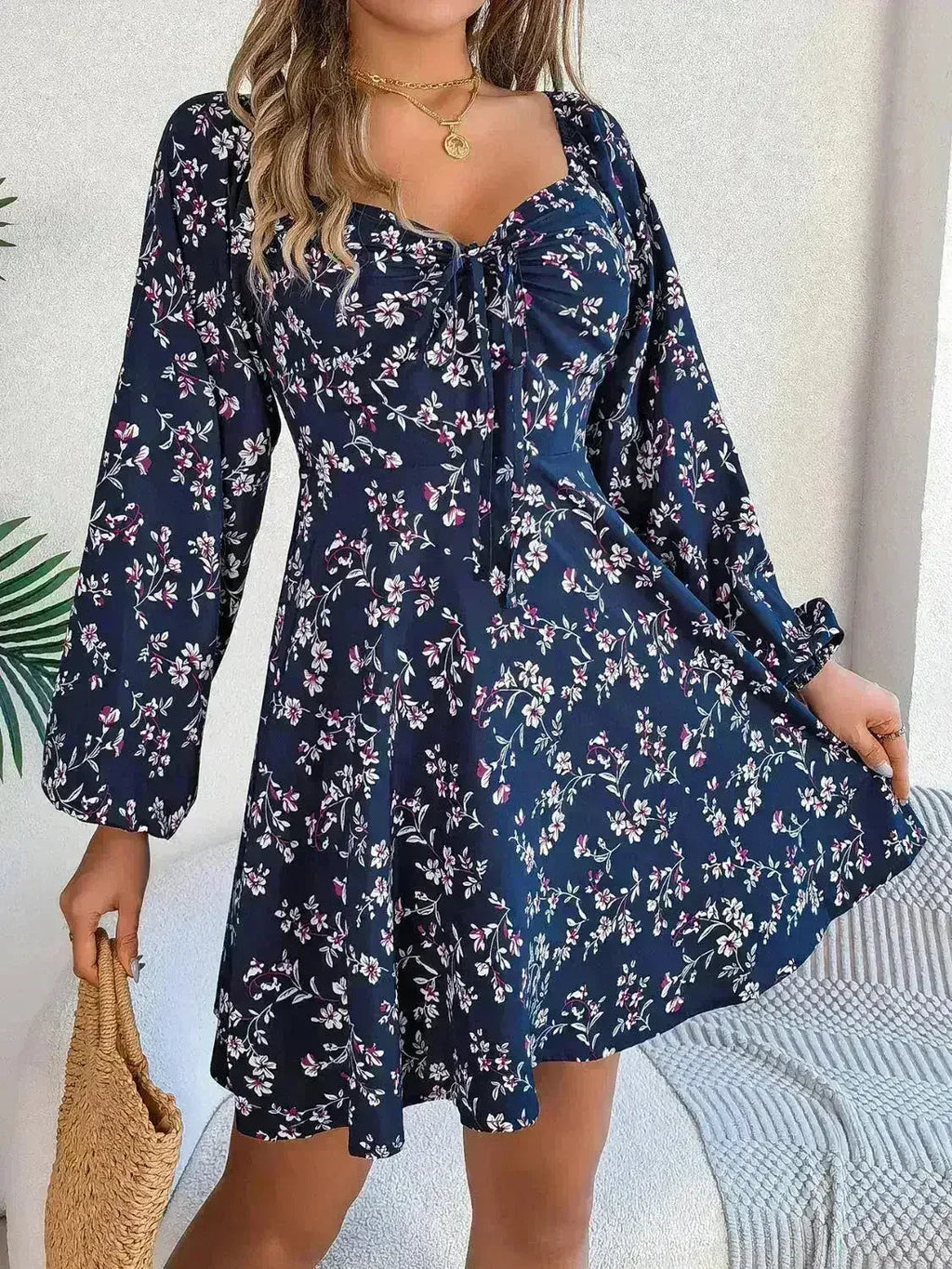 Mini-robe à manches ballon et encolure cœur imprimée