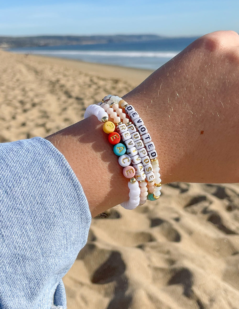 Bracelet Lettres Multicolores "Peace"