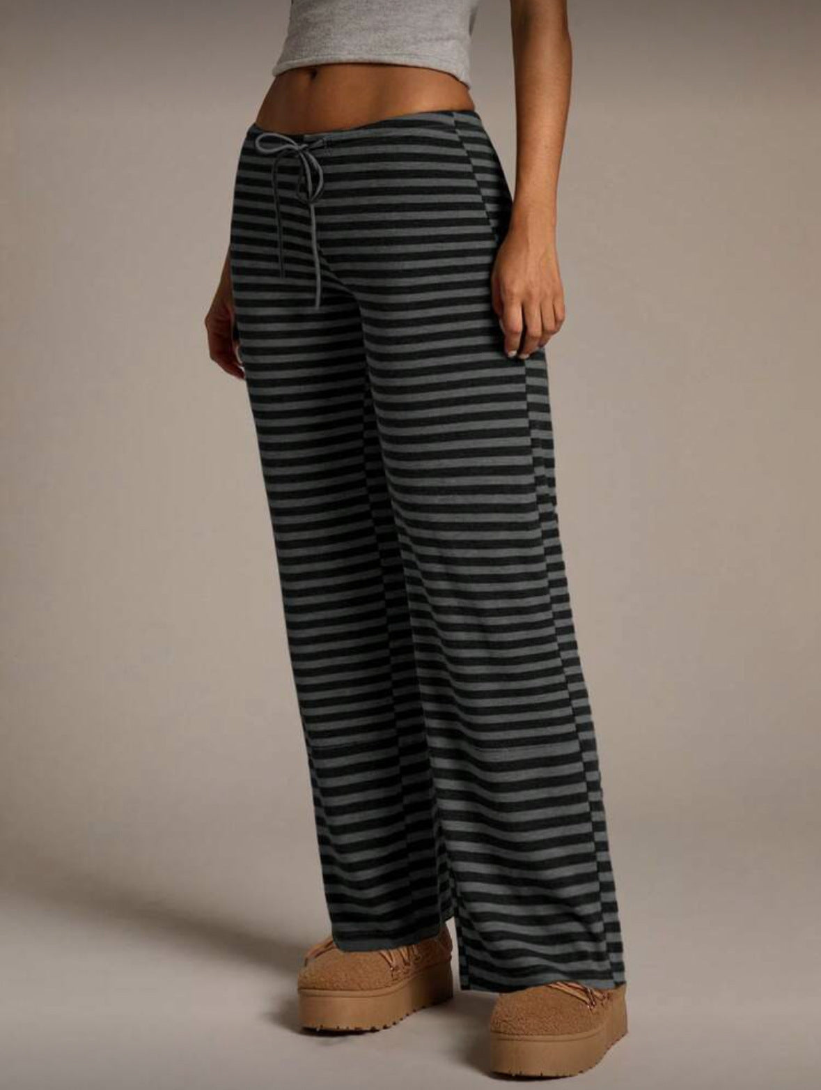 Pantalon décontracté large et évasé rayé pour femme