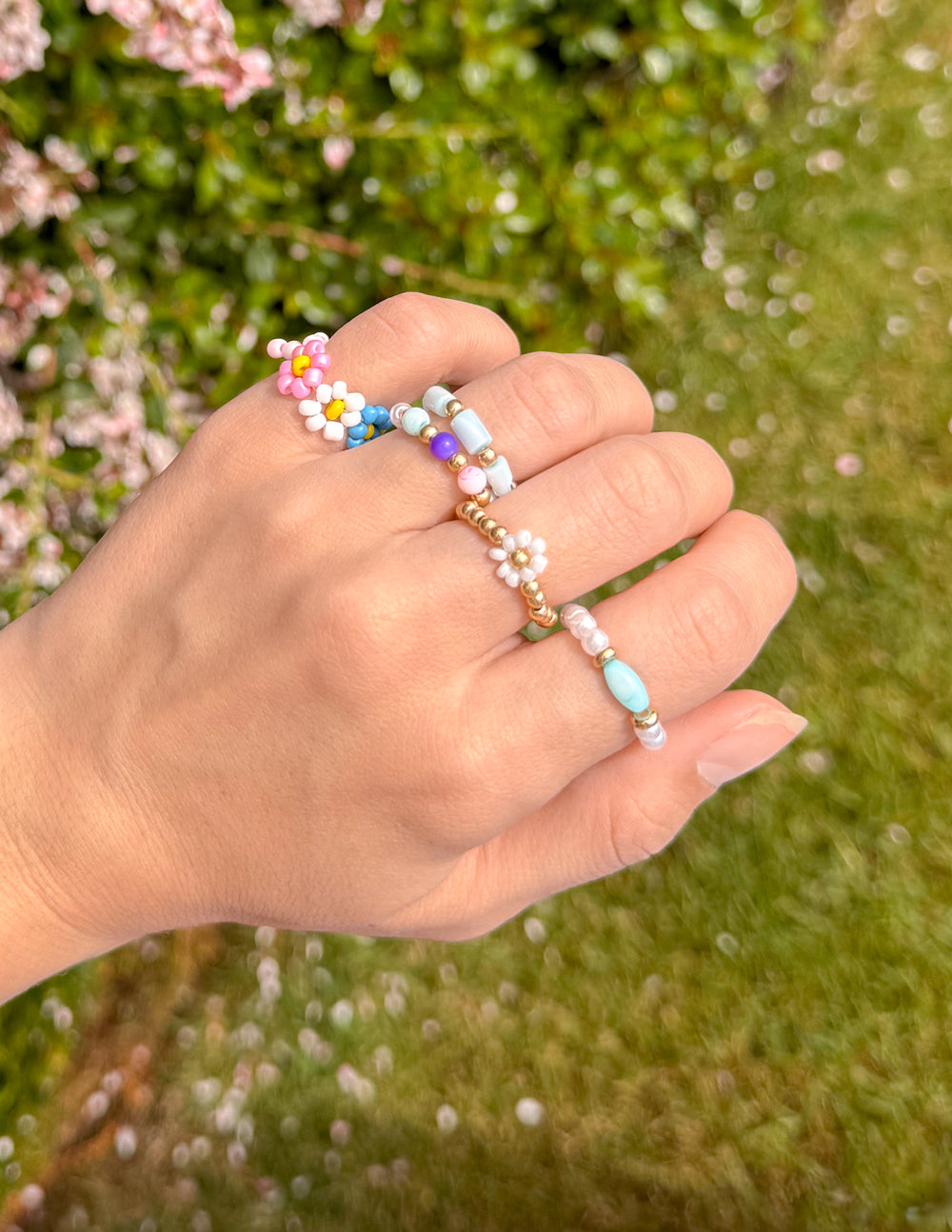Ensemble de bagues perlées pastel