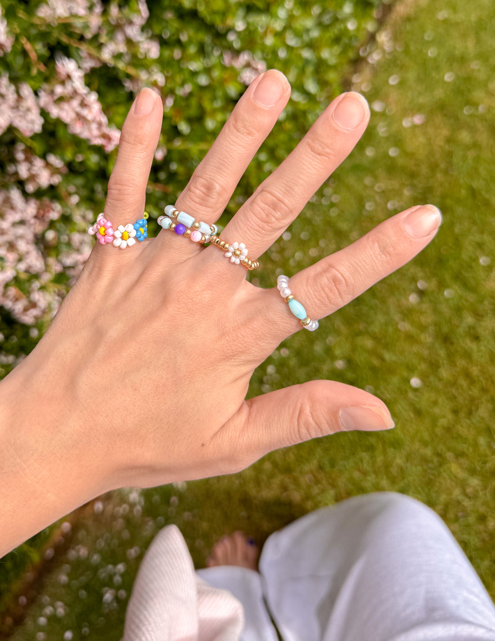 Ensemble de bagues perlées pastel