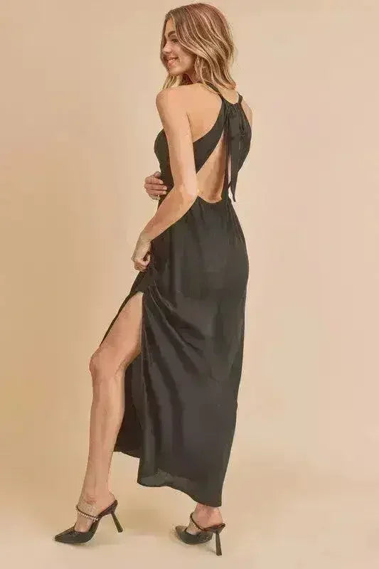 Robe longue à fines bretelles Aemi + Co, avec fronces latérales, fente et découpe au dos