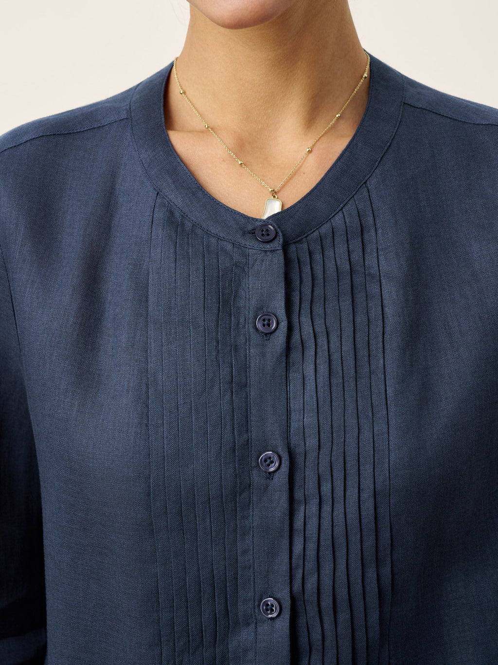 Chemise RANA en lin 100%, plissée accordéon, col rond