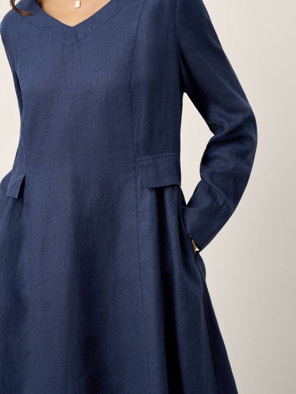 Robe midi DIANA 100 % lin à taille froncée et détail de rabat