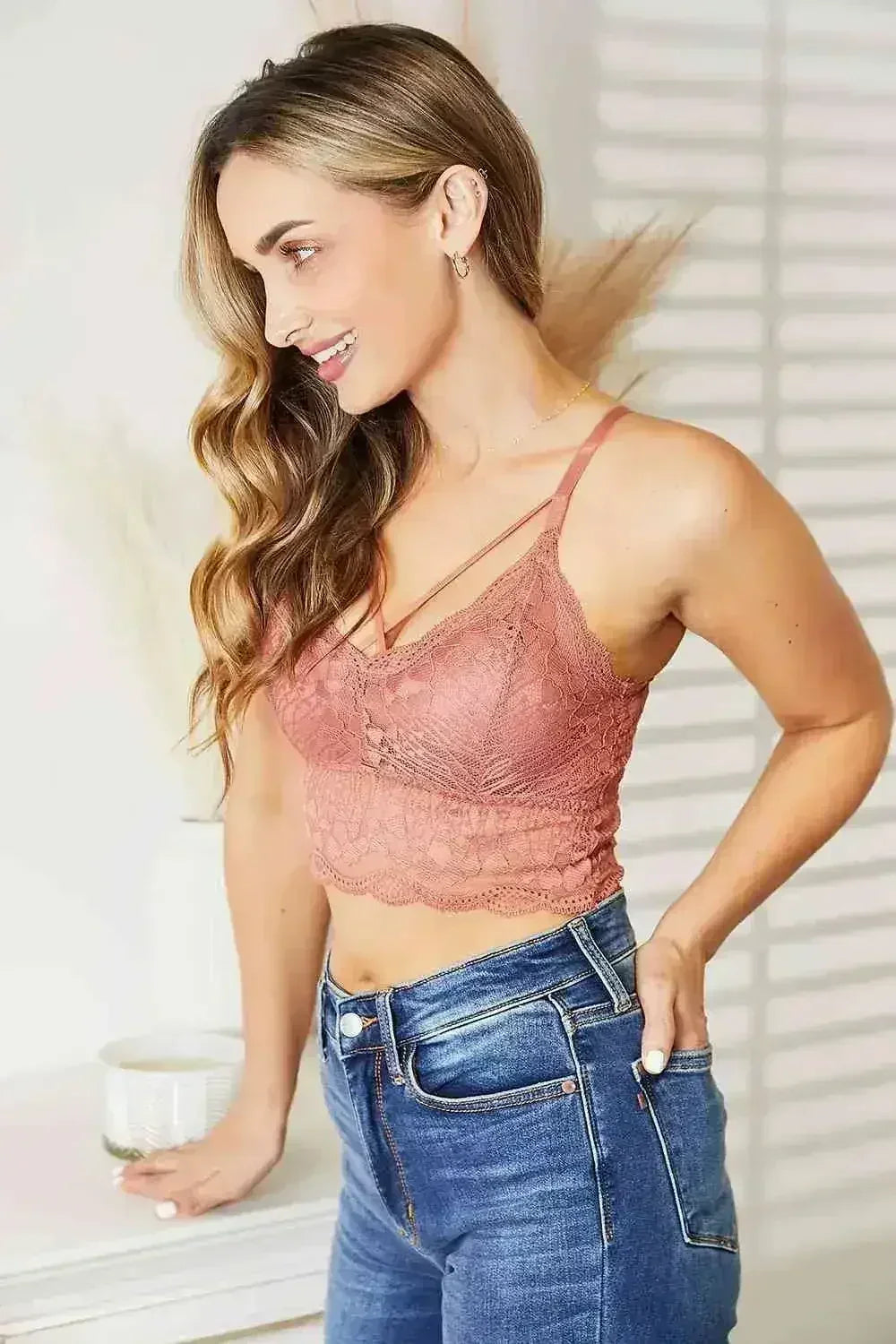 Bralette à lacets croisés – Soutien léger sexy sans armatures | Femstylo