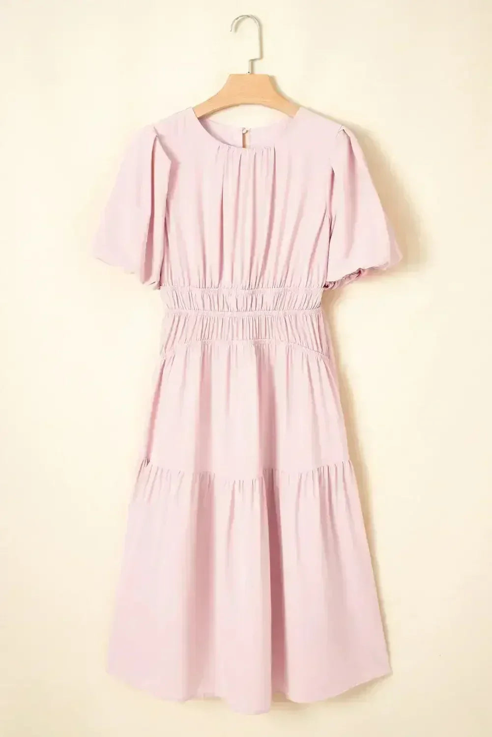 Robe midi fluide bleu clair à manches bouffantes et taille haute