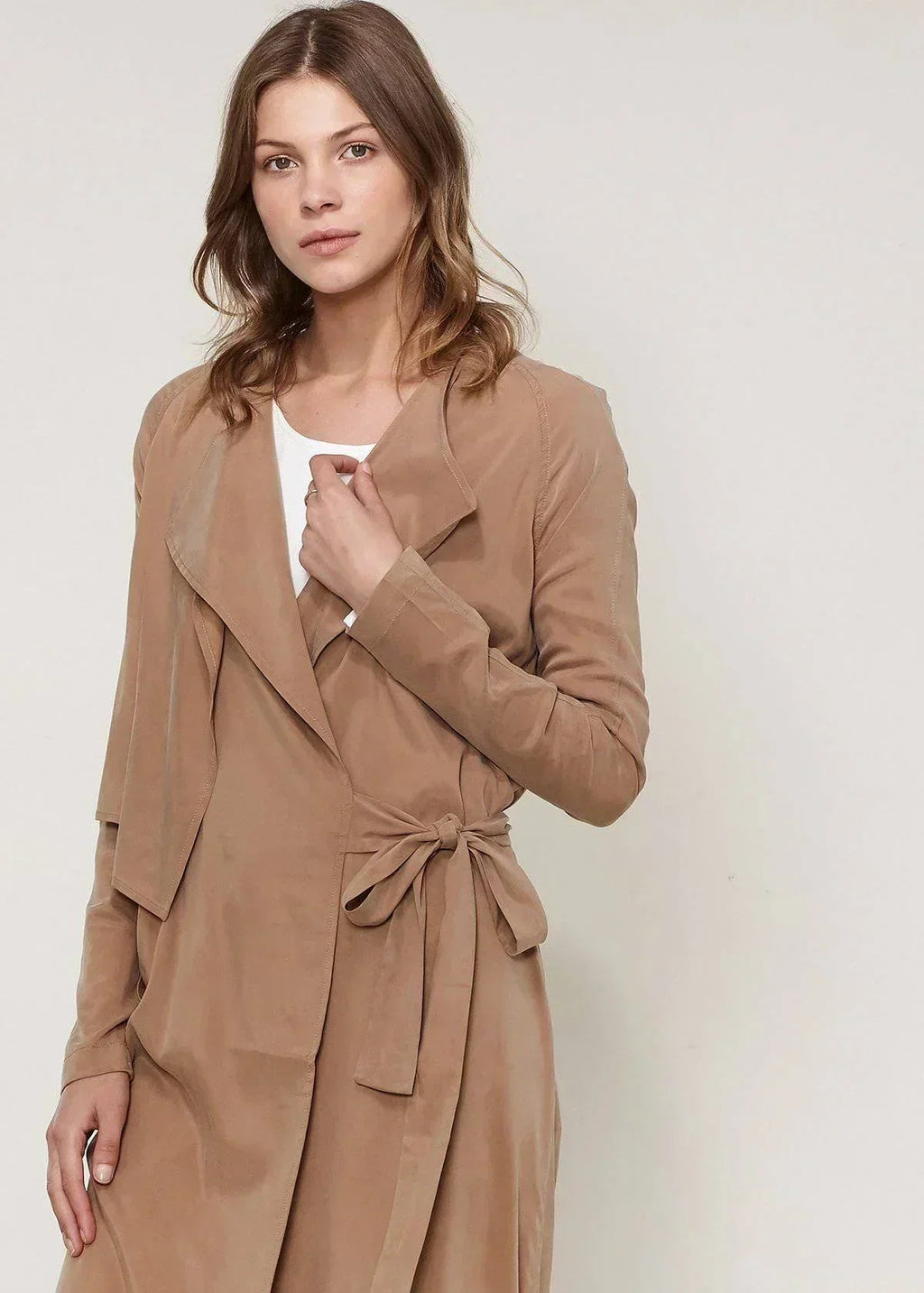 Trench croisé femme couleur sable
