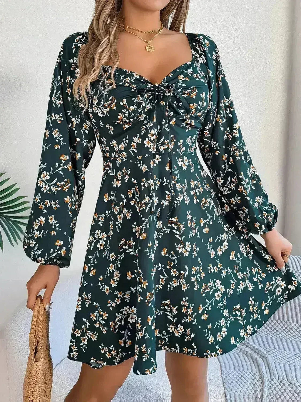 Mini-robe à manches ballon et encolure cœur imprimée