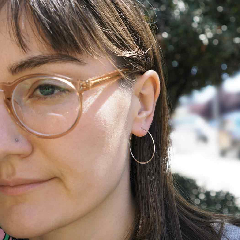 Boucles d'oreilles créoles demi-cercle martelées en argent sterling – 30 mm